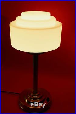 ART DECO BAUHAUS Tischleuchte Stehlampe Opalglas vernickeltes Messing Tischlampe