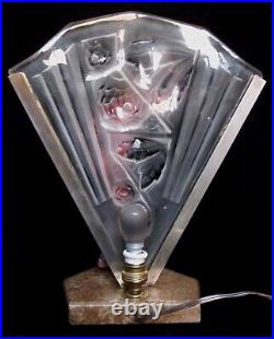 ART DECO COLD PAINTED METAL AND IVORINE FIGURAL LAMP whit ART GLASS SHADE 1925