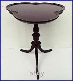 Antique 30's Art Deco 3 Leaf Clover Irish Mahogany Wood End Lamp Table Claw Foot
