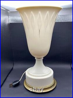 Art Deco DAV Art New York Porcelain Boudoir Lamp