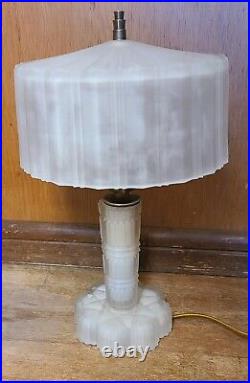 Beautiful 1930s Art Deco Boudoir Frosted White Glass Table Lamp