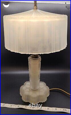 Beautiful 1930s Art Deco Boudoir Frosted White Glass Table Lamp