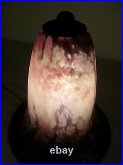 DAUM NANCY Lampe veilleuse art déco en fer forgé & tulipe pâte de verre signée