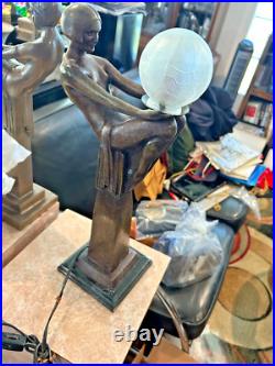Delassament Art Deco Lady Lamp