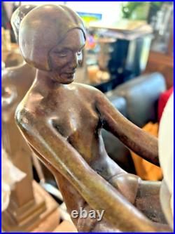 Delassament Art Deco Lady Lamp