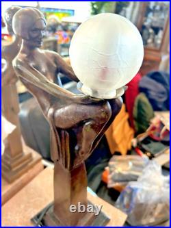 Delassament Art Deco Lady Lamp