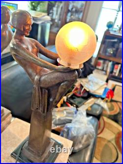 Delassament Art Deco Lady Lamp