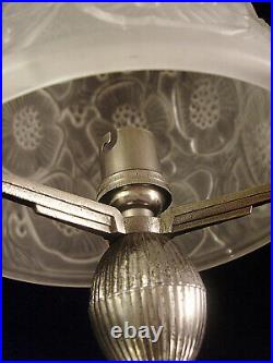 G & L Verdun Lampe Art Deco En Bronze Nickelé Et Obus En Verre Pressé 1930
