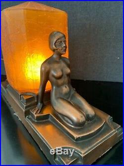 Nice 1930's Art Deco Double Nude Lamp With Crackle Amber Shade
