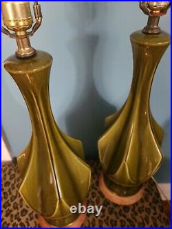 Pair VTG Mid Century Modern Green Ceramic Glaze Table Lamps Art Deco Sculptural