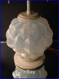Rare Rene Lalique Art Deco Opal Nivernais Lamp C. 1927