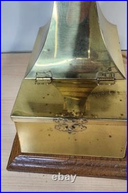 Rare vintage Du Vonn slag glass and brass banker lamp with lined compartment