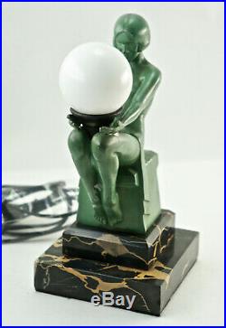 Seltene Max le Verrier Art Deco-Tischlampe, Metallguß, signiert. (3N1)