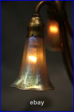 Tiffany 3 Lillies Art Nouveau Antique Table Lamp Glass with Braonze Base Deco