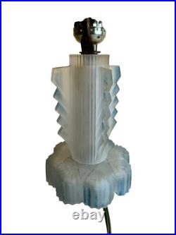 VTG 1930's Vintage Art Deco Frosted Glass Lamp Boudoir Table Lamp Skyscraper