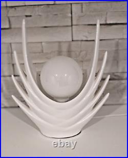VTG 80's White wave art deco ceramic lamp