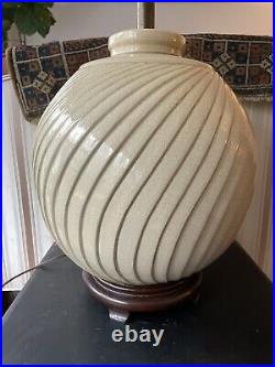Vintage Art Deco Italian ceramic swirl globe table lamp