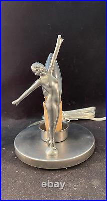 Vintage Art Deco nude figural lamp