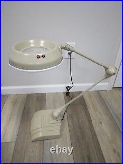 Vintage Art Specialty Co. Flexo Articulating Round Magnifying LED Desk Lamp