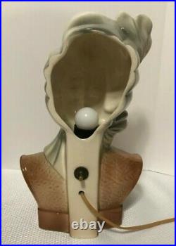 Vintage Beautiful Woman Shoulder Bust Lamp Night Light with Gray Hat Headdress