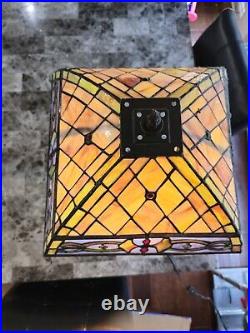 Vintage Tiffany Art Deco Style Iridescent Stained Glass Accent Lamp 24