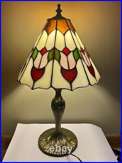 Vintage Tiffany Style Rose Flower Stained Glass Brass Art Deco Desk Lamp