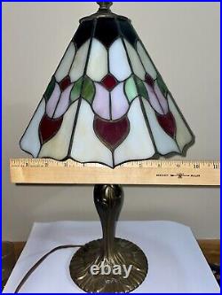 Vintage Tiffany Style Rose Flower Stained Glass Brass Art Deco Desk Lamp