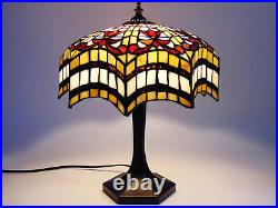 Vintage Tiffany Style Table Lamp Art Deco Style Red, White, Yellow Design 39cm