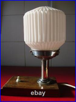 Vintage art deco lampe de table opaline glass 1930/40. Base en acajou