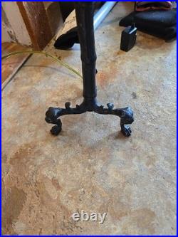 Vtg Art Deco Claw Footed Cast Iron accent lamp