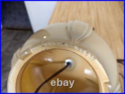 Vtg. Art deco cream/beige colored glass ribbed panel lamp