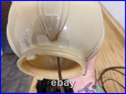 Vtg. Art deco cream/beige colored glass ribbed panel lamp