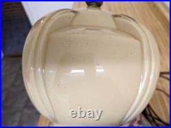 Vtg. Art deco cream/beige colored glass ribbed panel lamp
