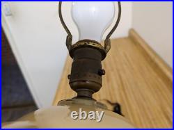 Vtg. Art deco cream/beige colored glass ribbed panel lamp